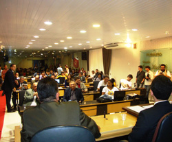 Com acordo para abertura de investigação parlamentar, manifestantes desocupam a Câmara de Natal